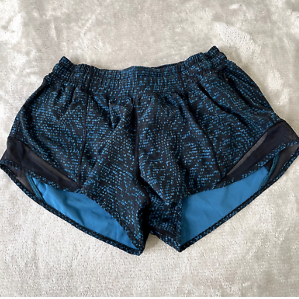 Lululemon Hotty Hot shorts 2.5